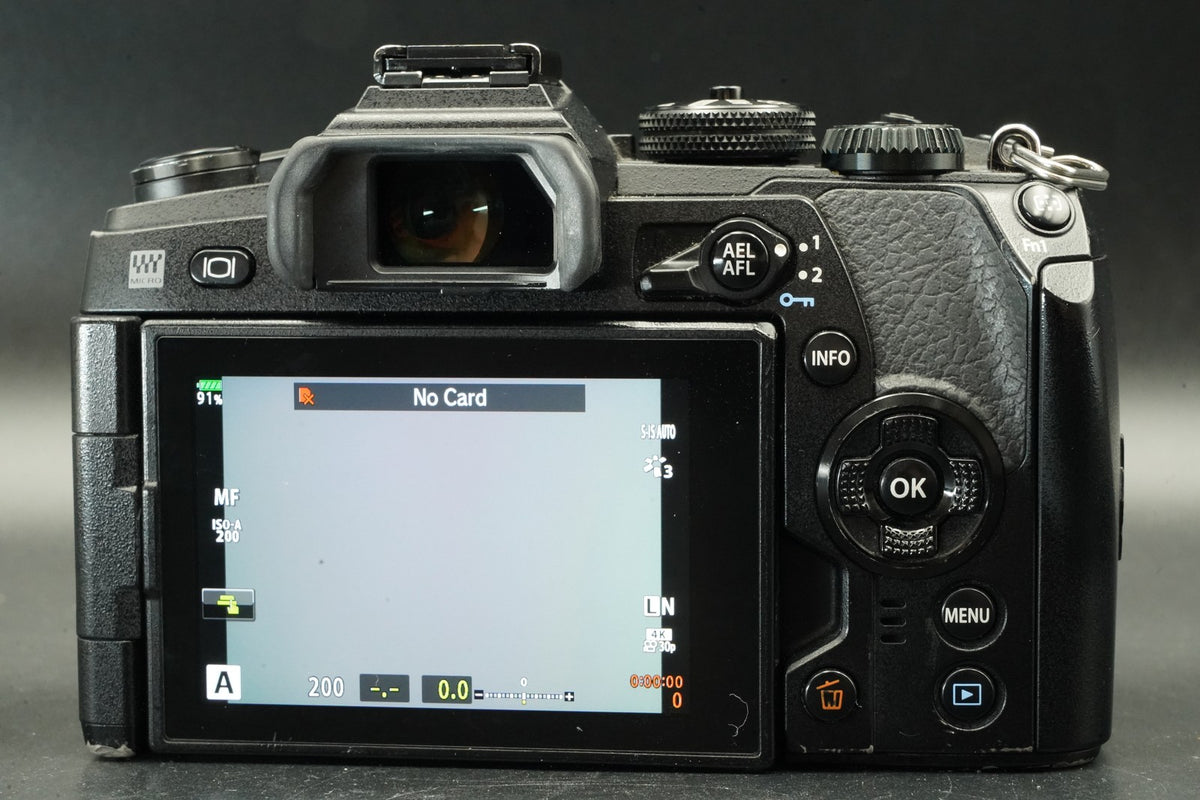 Olympus OM-D E-M1 Mark II Digital Camera Black Body JAPAN -75747 cut- #12033