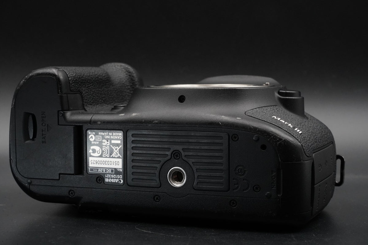 Canon EOS 5D Mark III Digital Full Frame Camera DSLR Body US STOCK #10943
