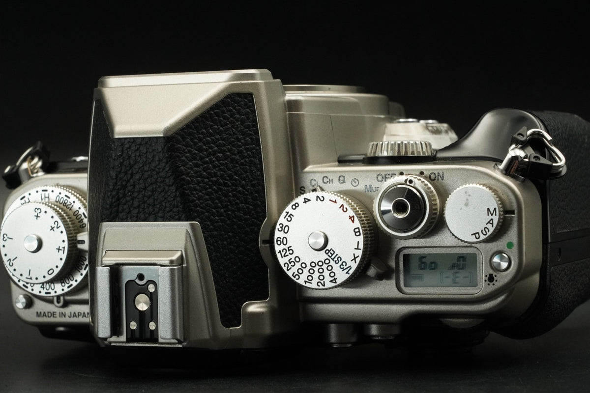Nikon Df Silver DSLR Digital Camera Body -37 cuts- US STOCK #11586