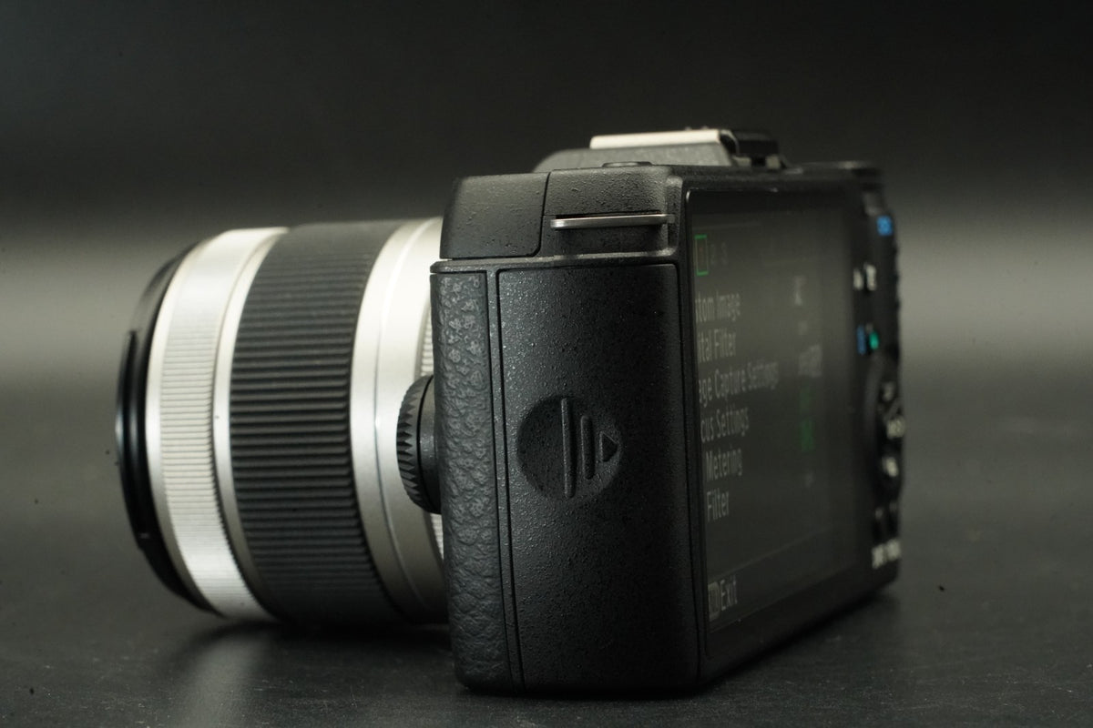 Pentax Q10 Black w/ 5-15mm Black 02 Zoom Lens Kit -419 cuts- #11630