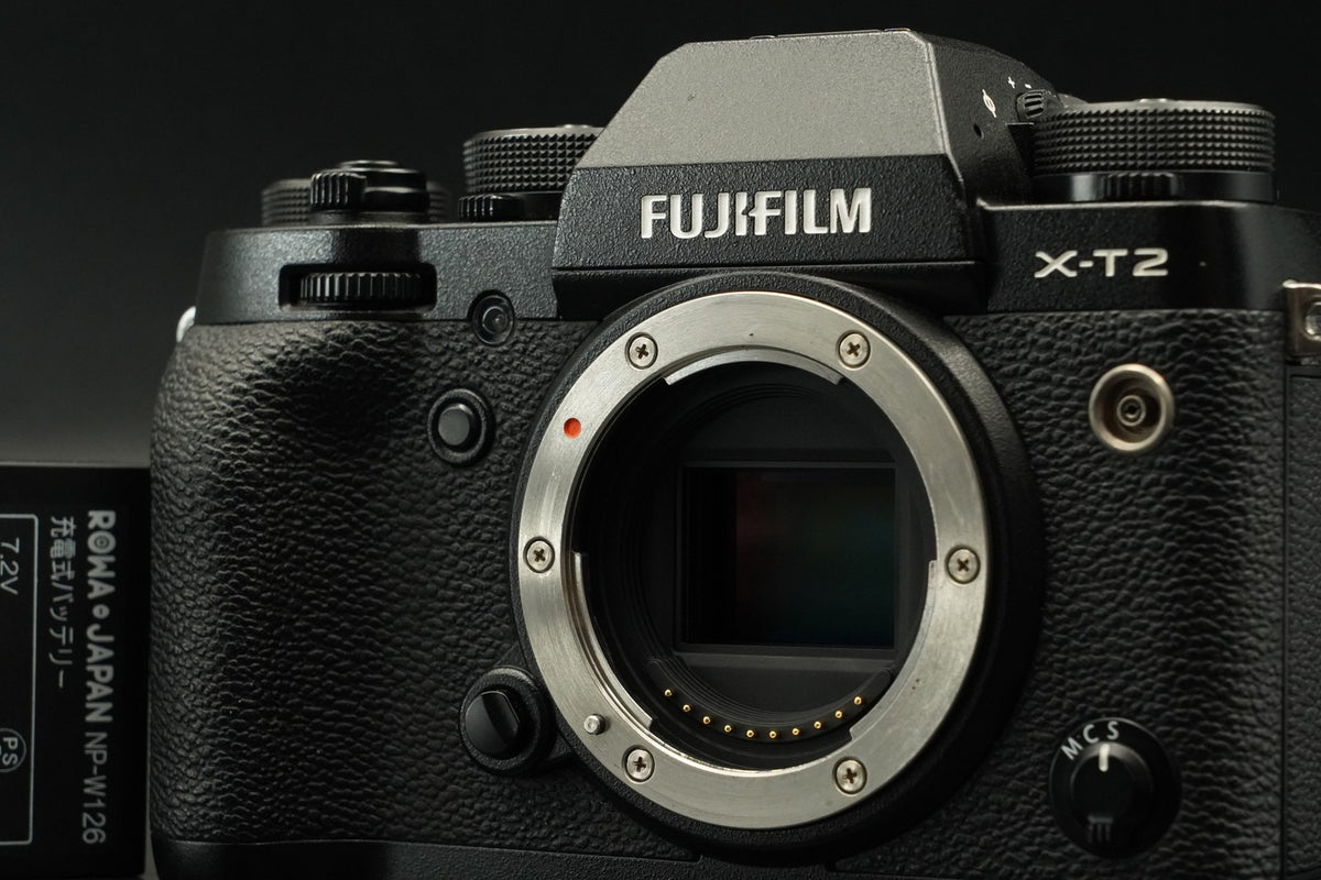 Fujifilm Fuji X-T2 Mirrorless Digital Camera -1 cut?- #12160