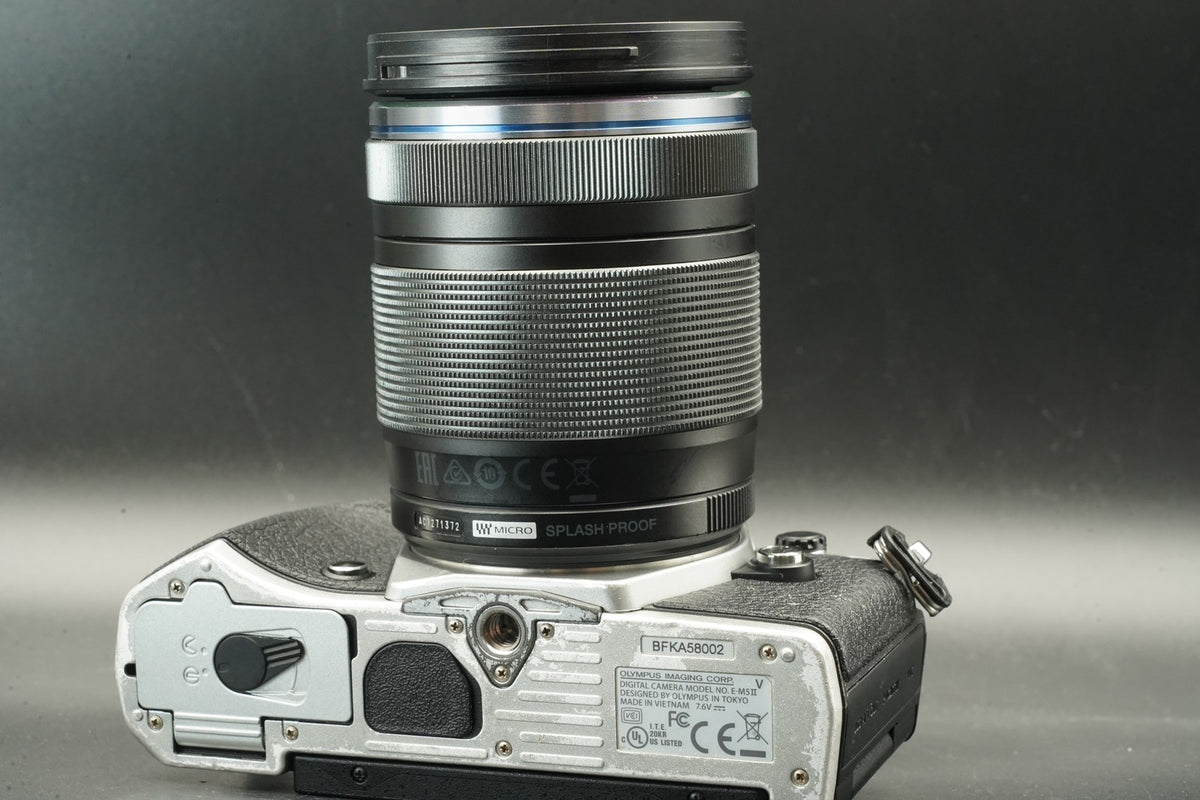 Olympus OM-D E-M5 Mark II w/ M.ZUIKO 14-150 Lens Silver -2474 cuts- #11473