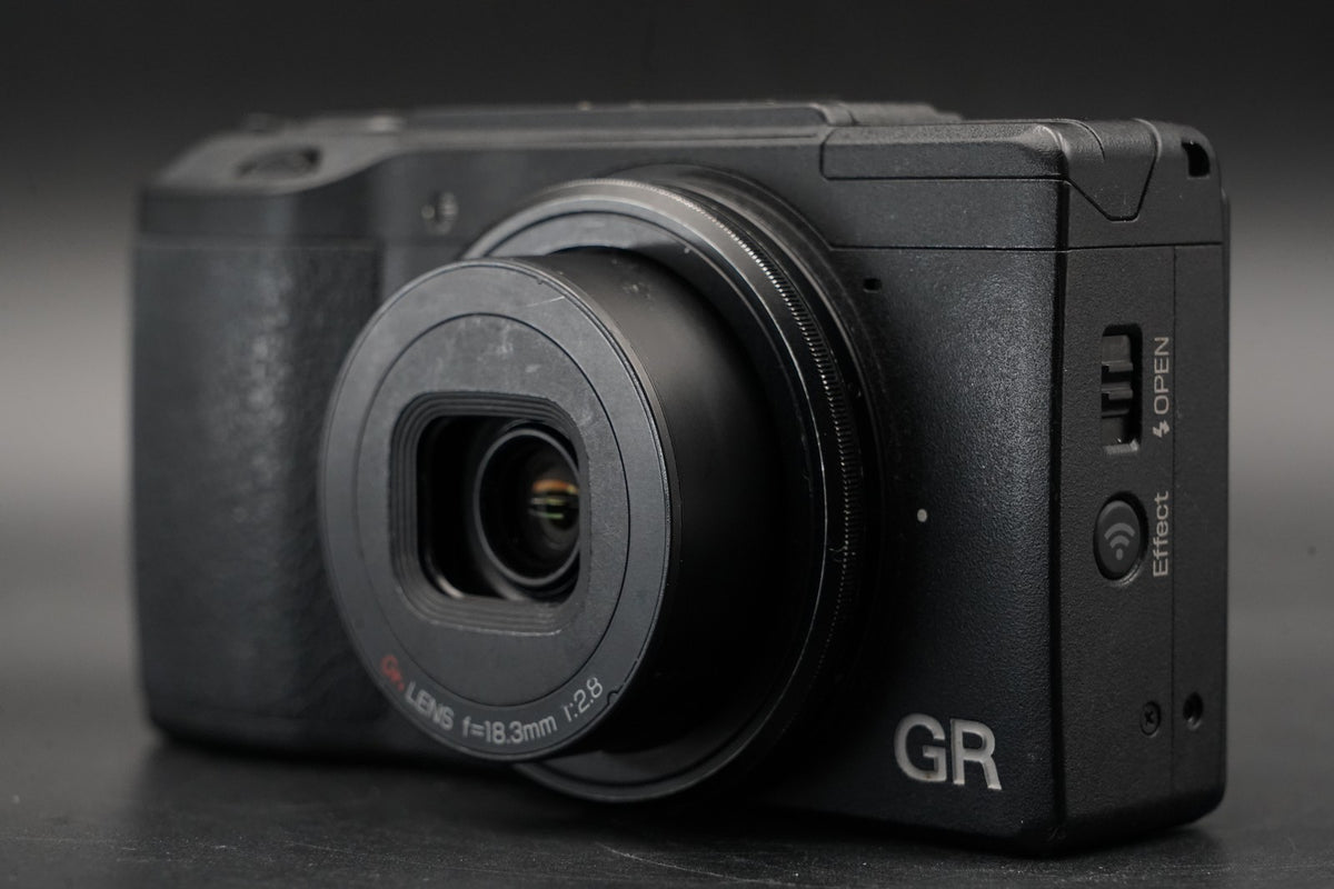 RICOH GR II 16.2 MP Compact Digital Video Camera -45900 cuts- #12147