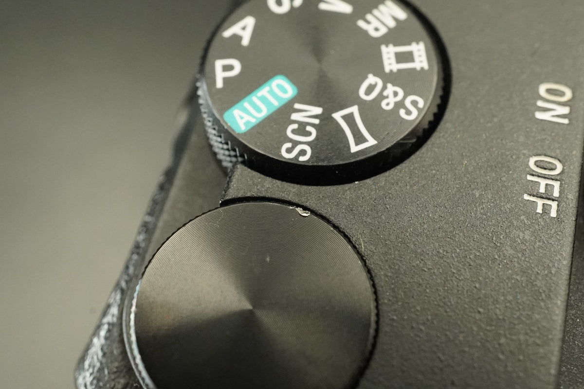 Sony A6400 Mirrorless Digital Camera with 2 Lenses Black -19894 cuts- #12035