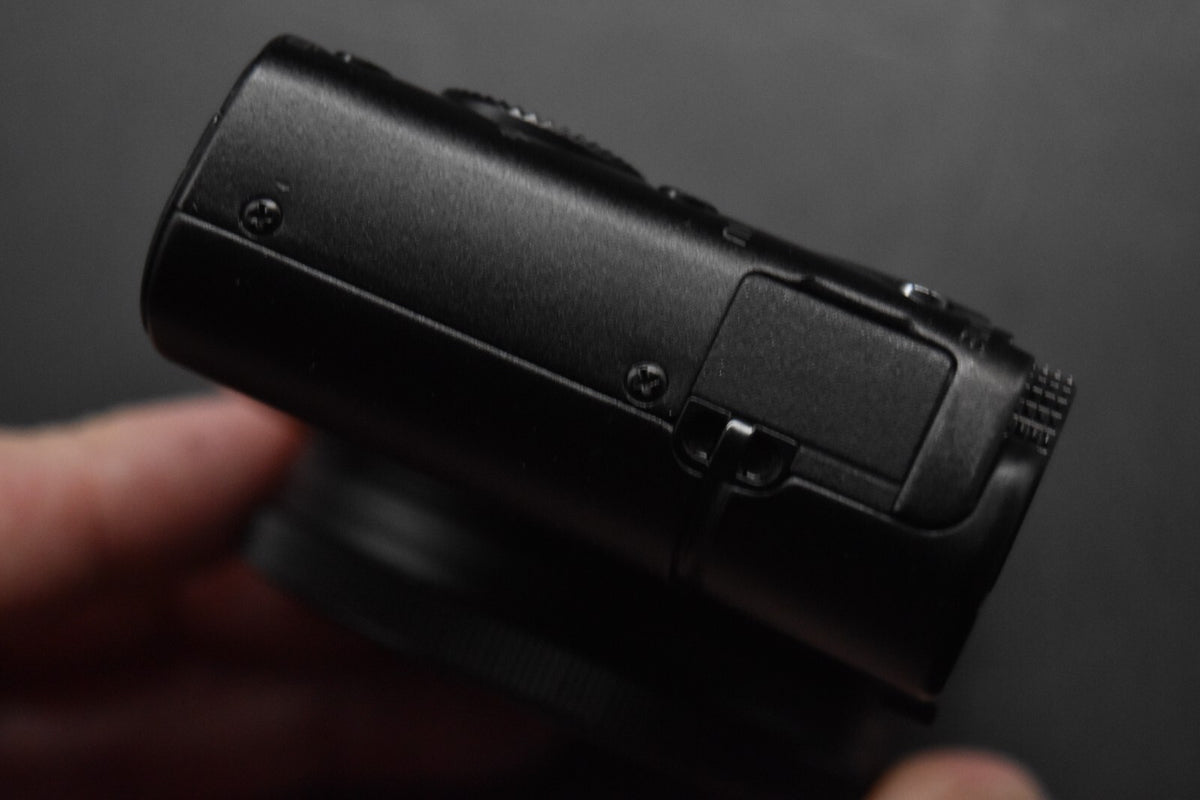 Sony Cyber-Shot DSC-RX100 35 Language Camera #11933-11934