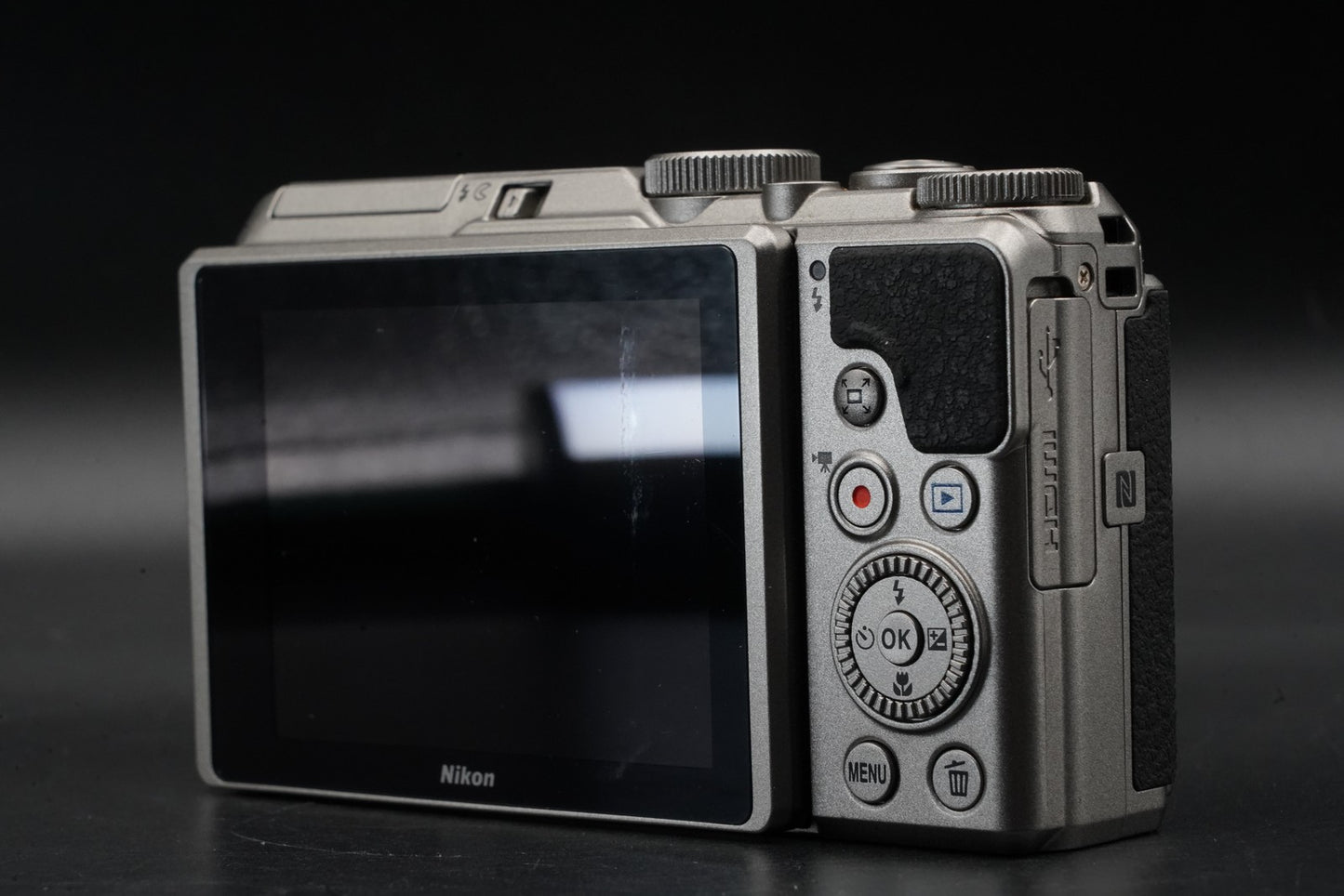 Nikon COOLPIX A900 20.3MP 35x Compact Digital Camera JAPAN US Duty Paid 11225