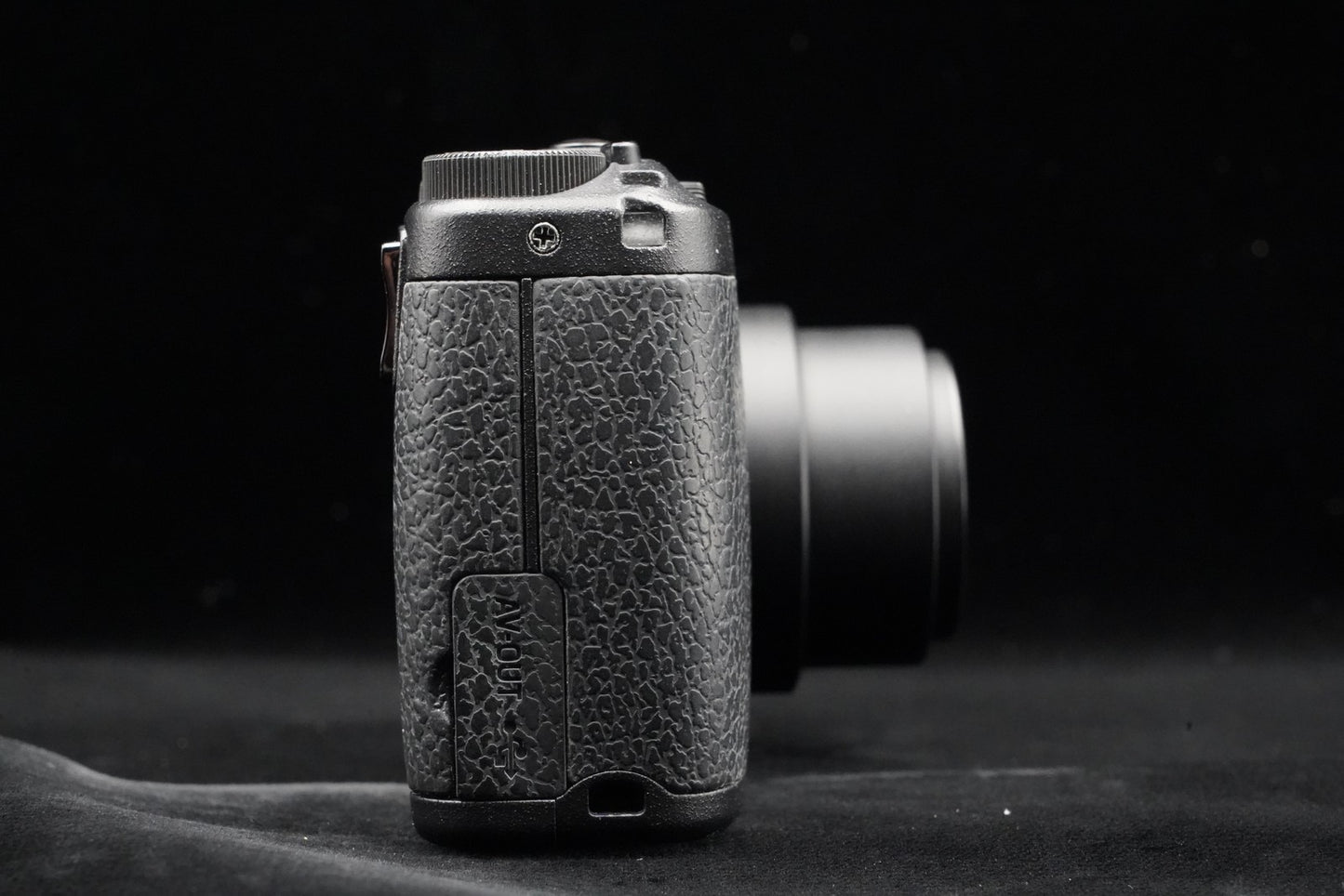 RICOH GR DIGITAL II 10.1 MP Compact Camera US Duty Paid 10262