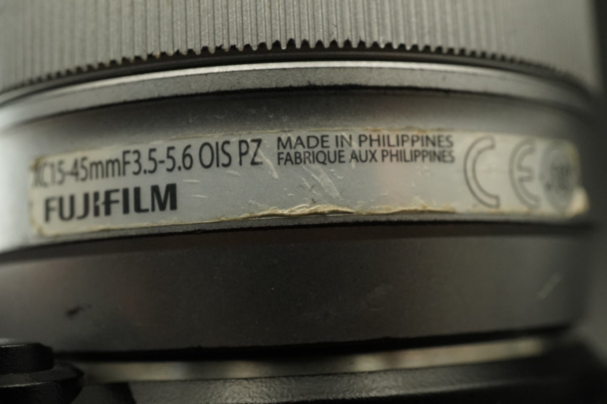 Appareil photo Fujifilm X-M5 noir avec XC 15-45 mm du Japon - 2248 coupes -...
