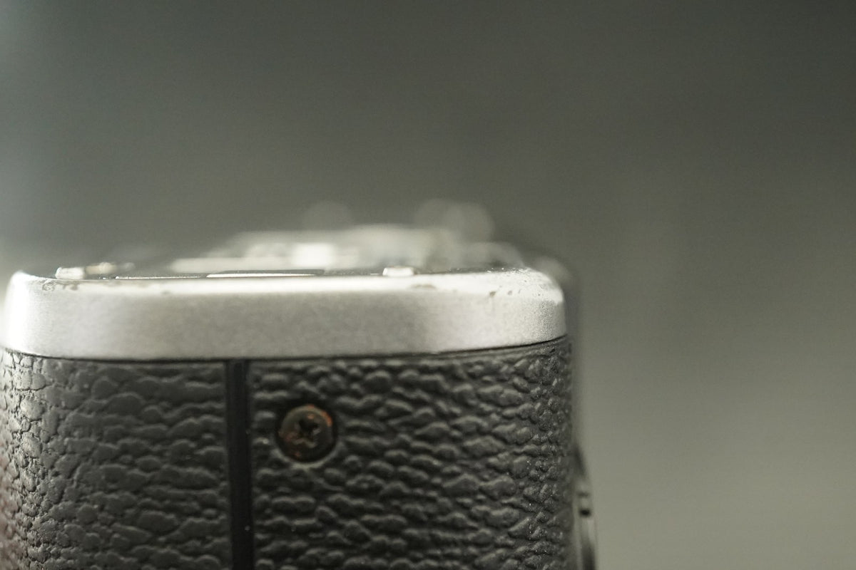 Fujifilm X-T20 Digital Camera w/ XC 16-50mm Lens Silver -13576 cuts- #12477