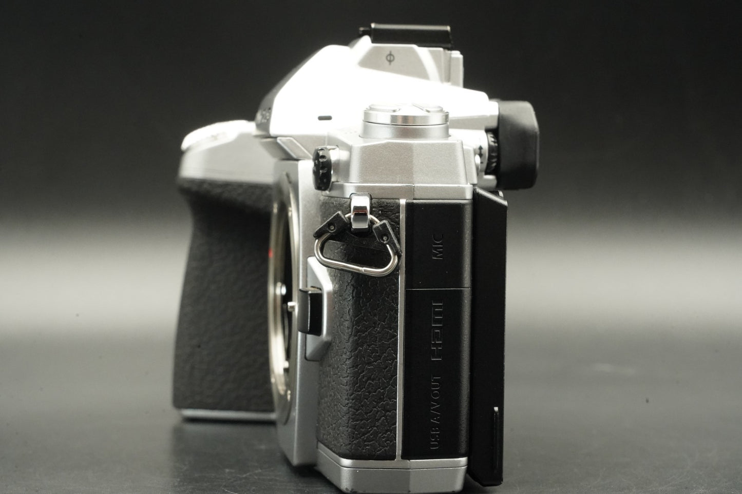 8560 cuts!! Olympus OM-D E-M1 Digital Camera Silver Body 11470
