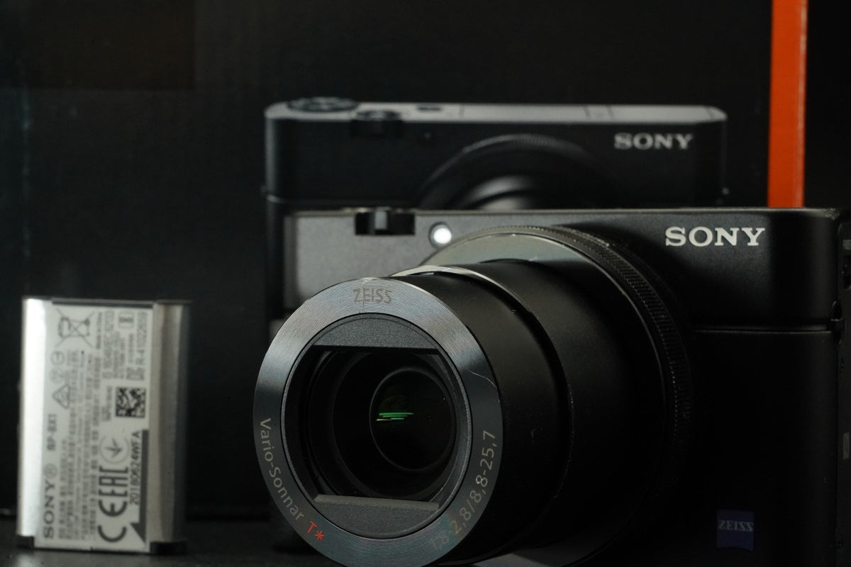 Sony Cyber-shot DSC-RX100M3 III Point Shoot Digital Camera #11943