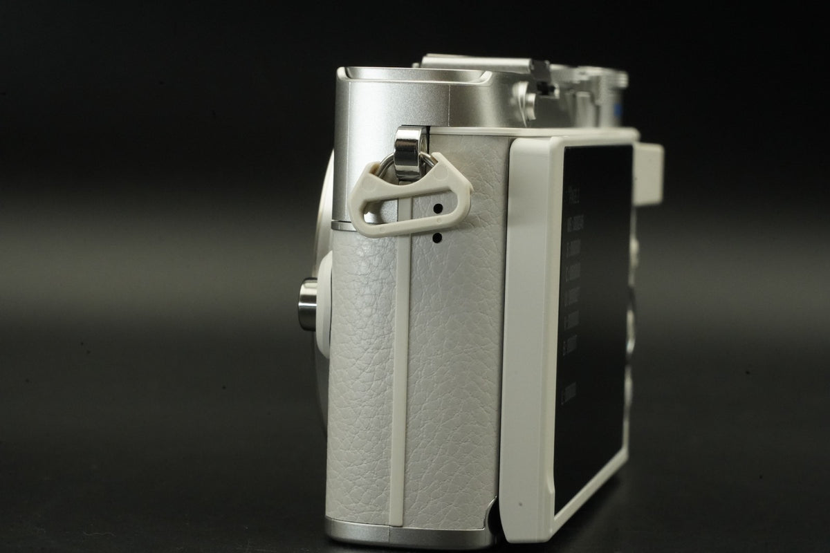 OLYMPUS PEN E-P7 Digital Camera Body White -246 cuts- #11774