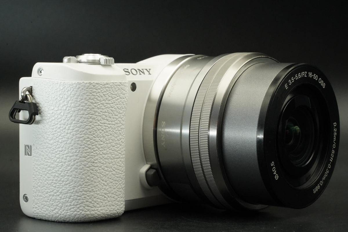 Sony Alpha a5100 Mirrorless Digital Camera White -1867 cuts- #11714