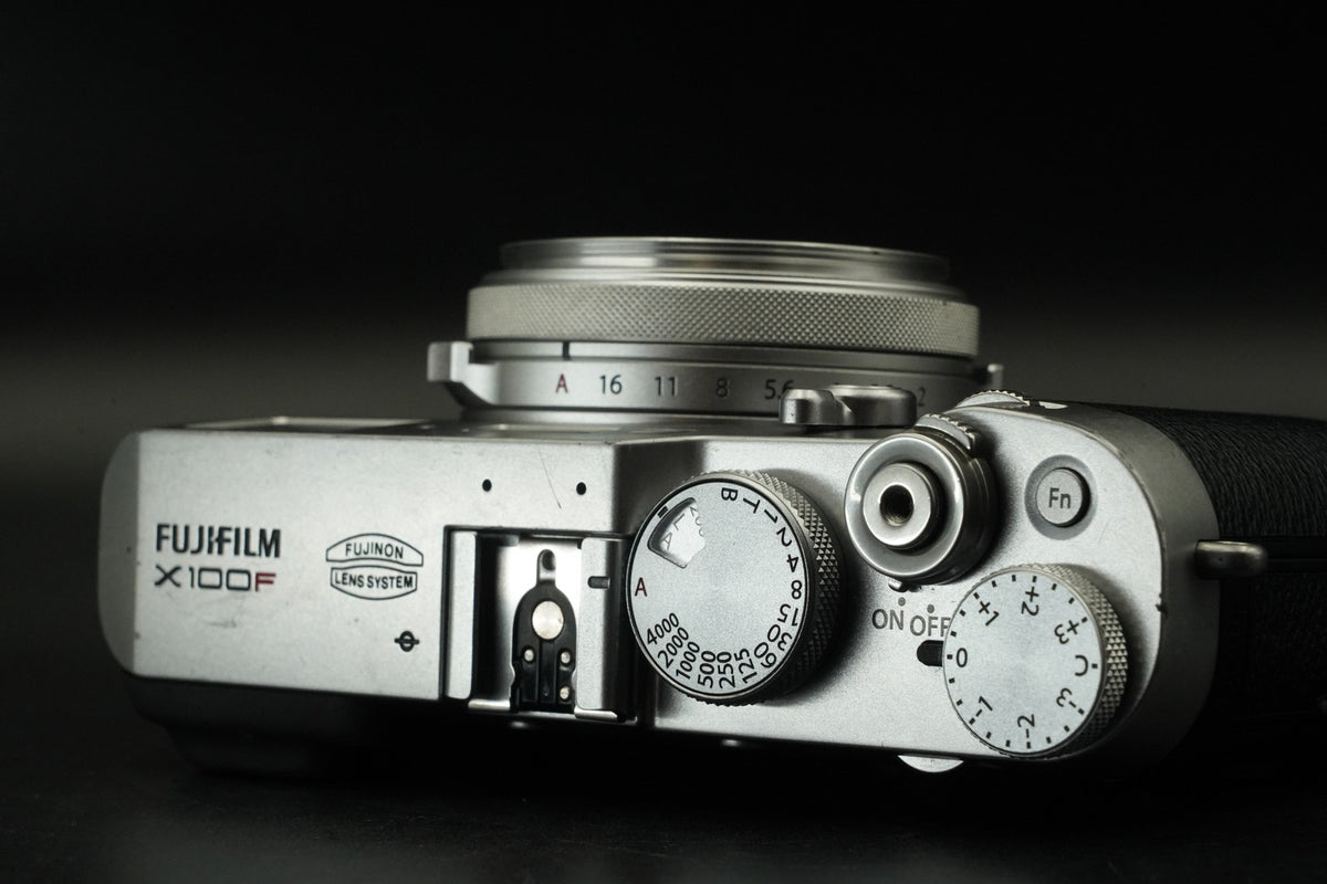 Fujifilm X100F 24.3MP Digital Camera Silver -22900 cuts- US STOCK #11971