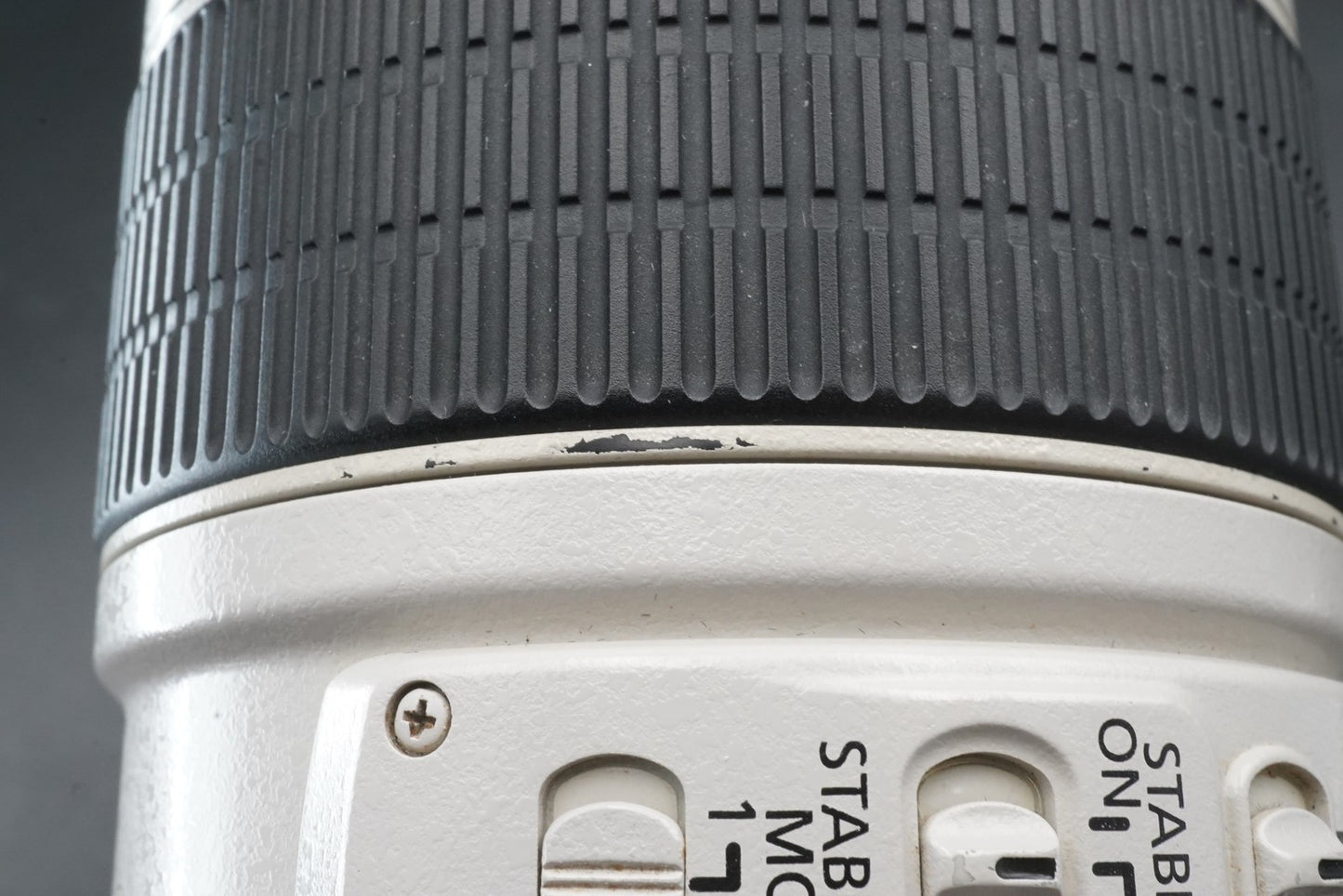 Canon EF 70-200mm F/2.8 L IS USM Telephoto Zoom AF Lens US Duty Paid 11149