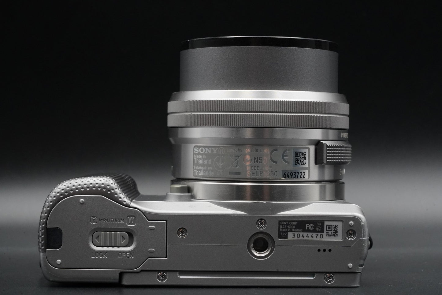 2 Lenses! Sony Alpha a5000 Mirrorless Digital Camera Silver with Lens 10483