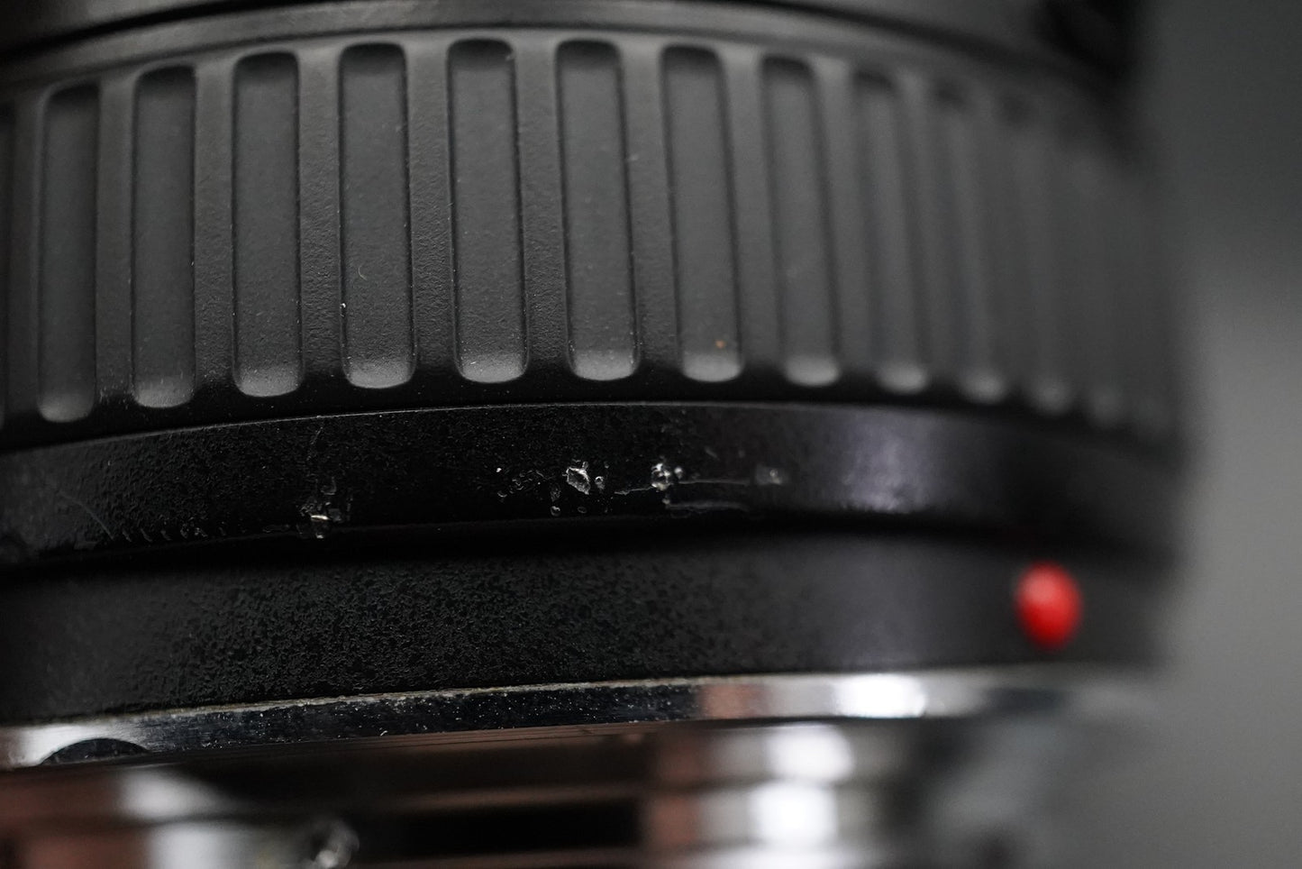 Canon EF 20-35mm f/2.8 L Wide angle Zoom Lens US Duty Paid 10867