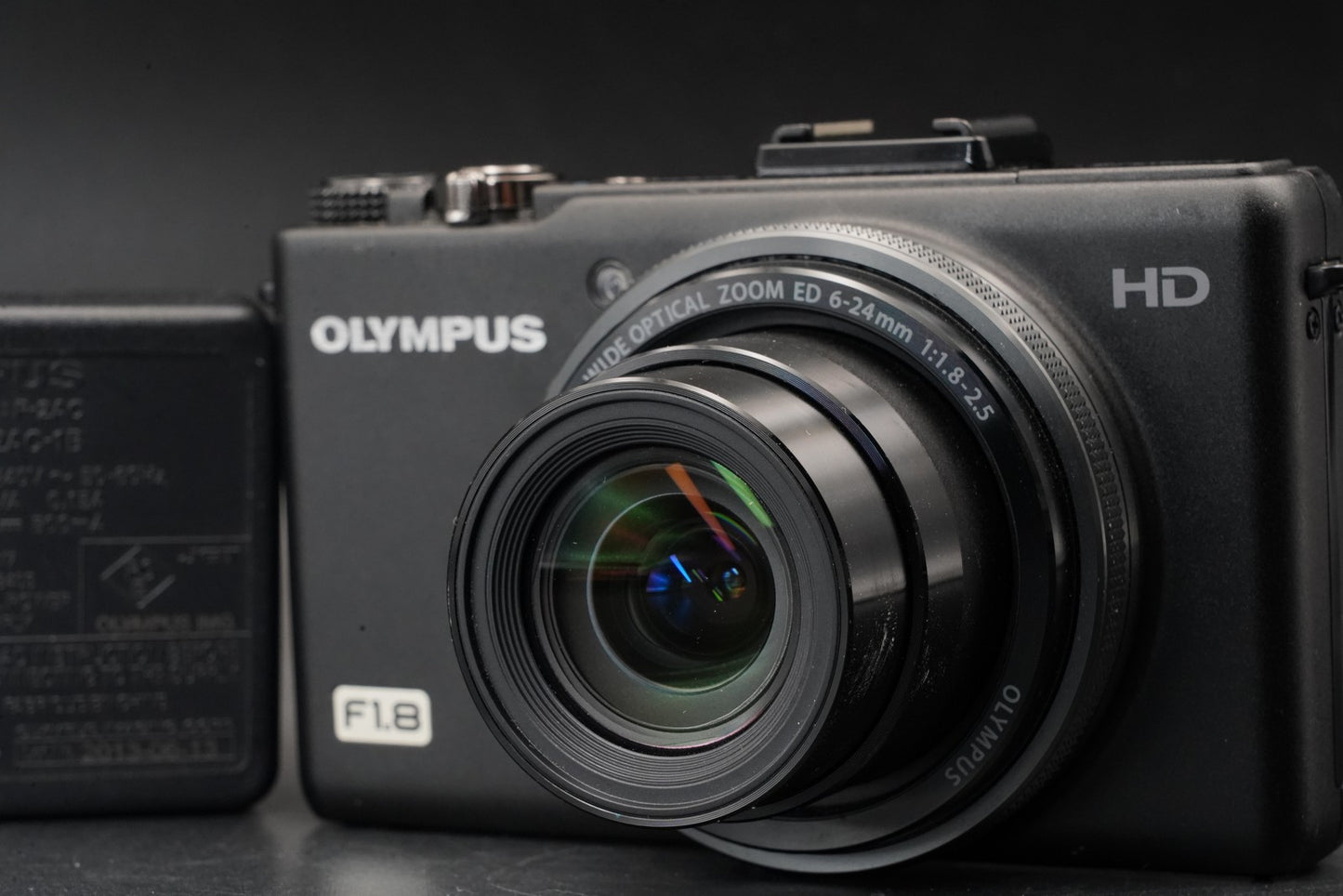 [US Duty Paid] Olympus XZ-1 Point and Shoot Digital Camera Black 11176
