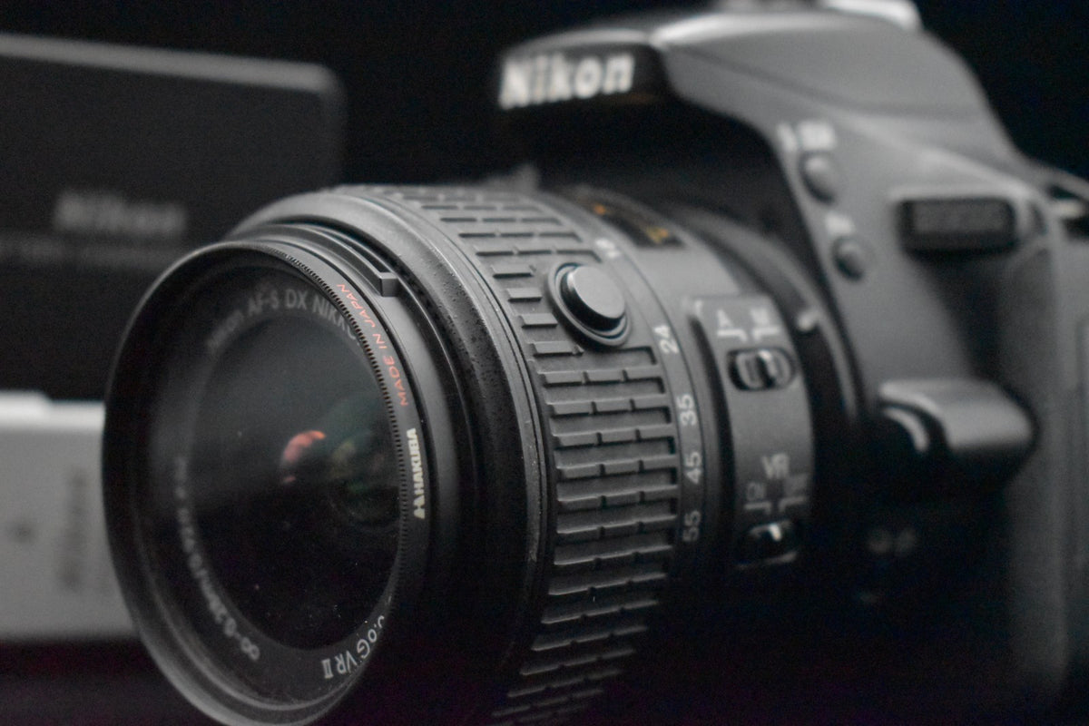 [US DUTY PAY] Appareil photo reflex numérique Nikon D5600 avec kit...