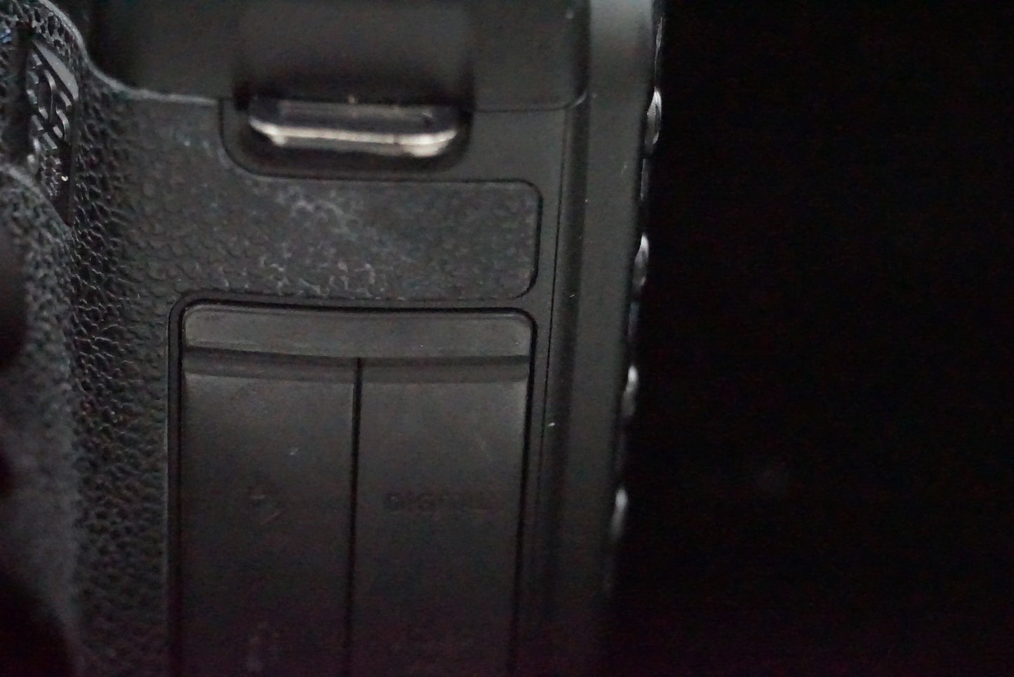 Canon EOS 5D Digital SLR Full Frame Camera Body Only US Duty Paid 10596