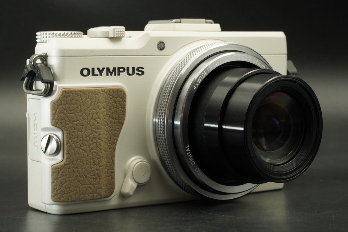 Olympus STYLUS XZ-2 12.0MP Point Shoot Digital Camera White #11919