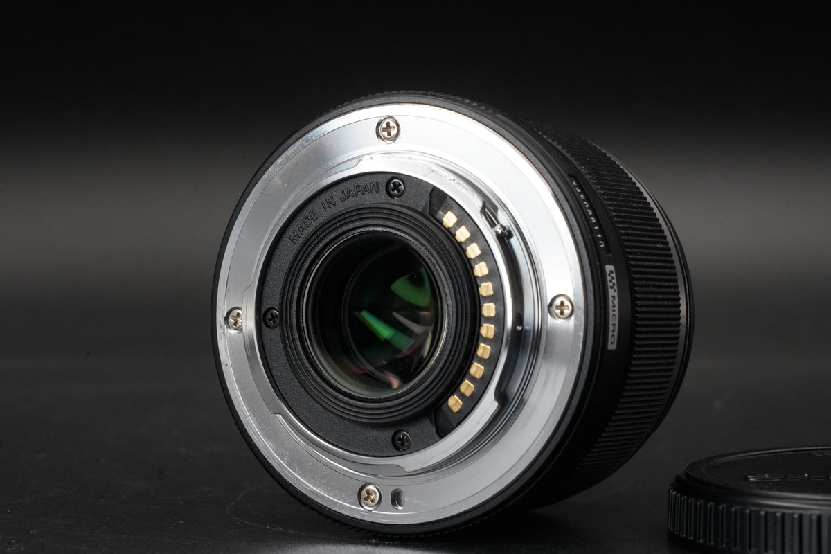 OLYMPUS M.ZUIKO DIGITAL 25mm F/1.8 Black Lens for Micro Four Thirds #11067