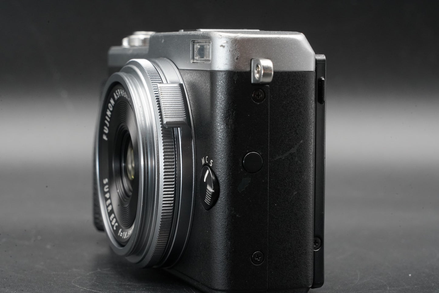 Fujifilm Fuji X70 X 70 Silver 16.3MP Digital Camera US DUTY PAID 11299