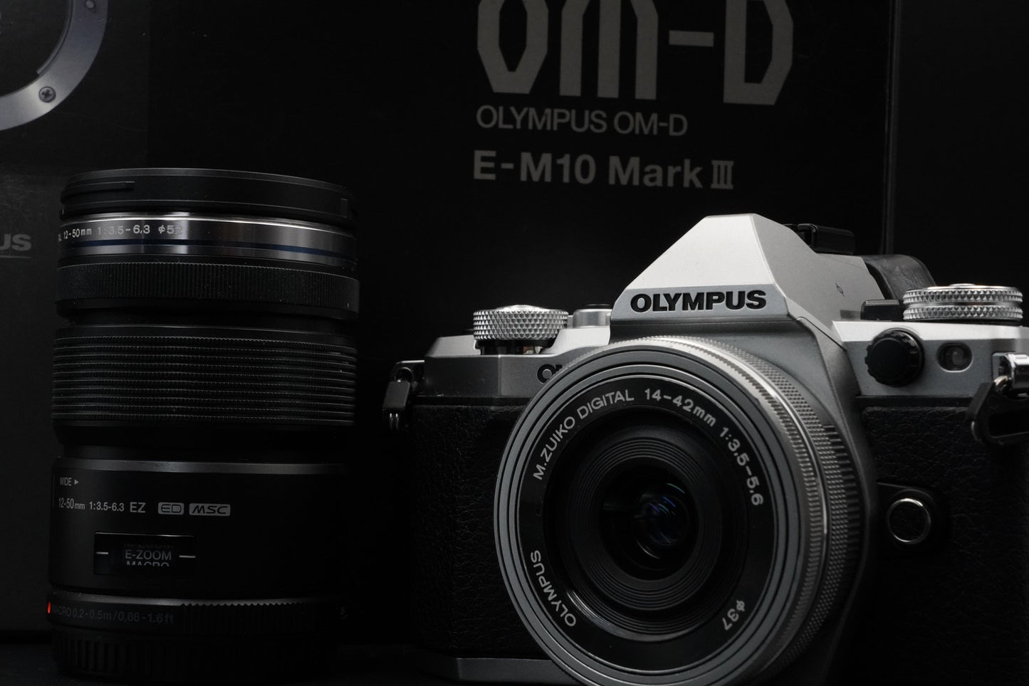 Olympus OM-D E-M10 Mark III Silver Body Only Silver w/ 2 Lenses 10617