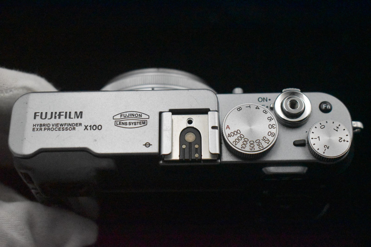 [US Duty Paid] Fujifilm X100 FinePix X Series 12.3MP Silver Digital Camera 8592