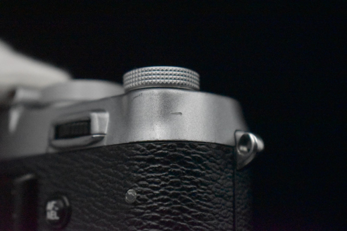 [US Duty Paid] Fujifilm X100 FinePix X Series 12.3MP Silver Digital Camera 8592