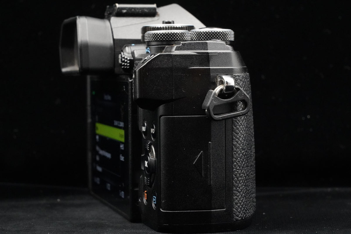 Olympus OM-D E-M5 Mark III 20.4MP Mirrorless Digital Camera US STOCK #10031