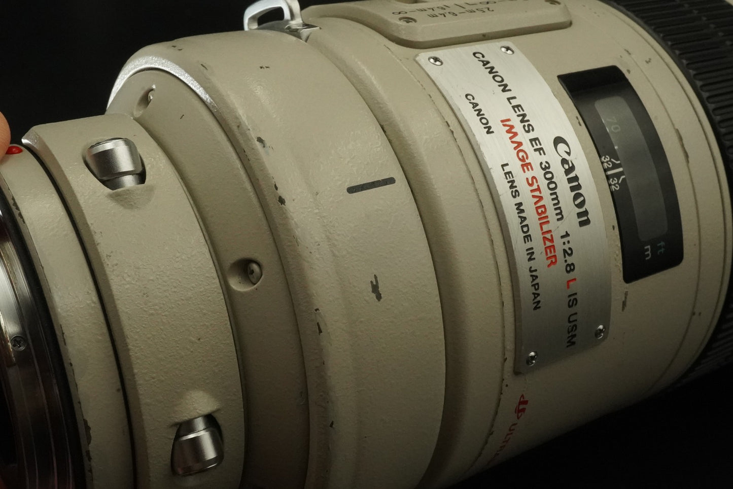 Canon EF 300mm F/2.8 L IS USM Lens w/ BOX #11805