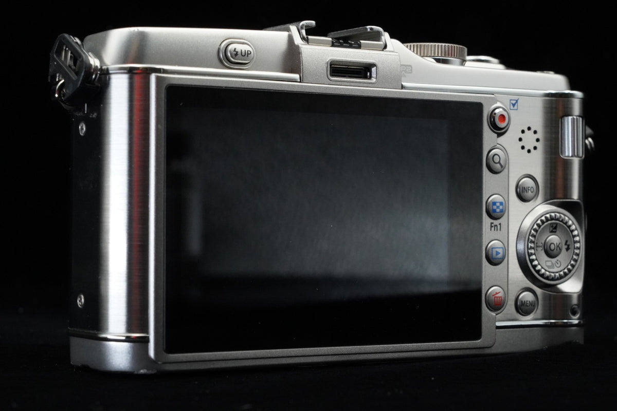 Olympus PEN E-P3 Digital Camera Silver From Japan [] US STOCK #9490