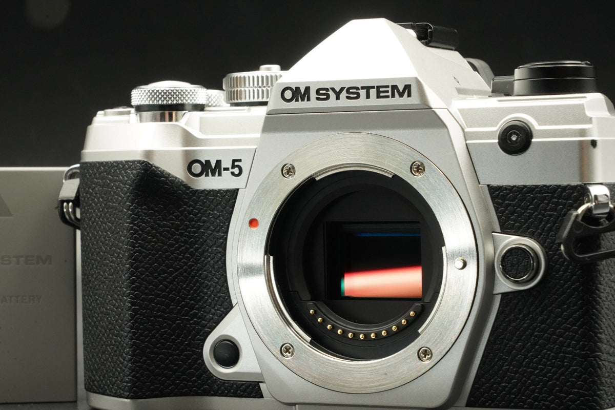 -11033 cuts- OM SYSTEM OM-5 Silver Body Only US STOCK #11467