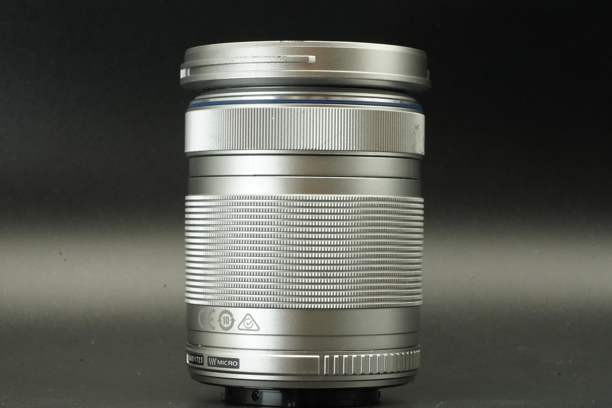 Olympus OM-D E-M10 Camera + 14-42mm 40-150mm -21257 cuts- US STOCK #11991