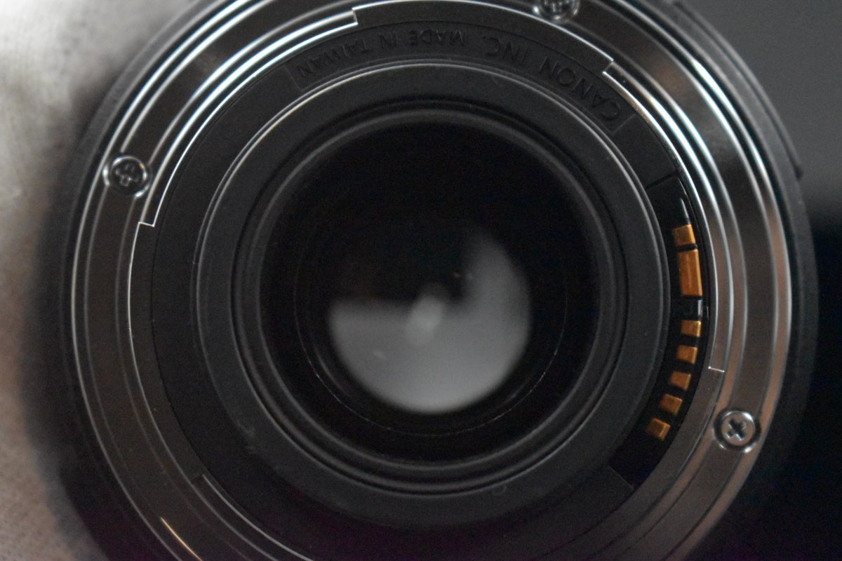 [US Duty Paid] Canon EF-S 18-200mm f/3.5-5.6 IS Wide Angle Zoom AF Lens 8783