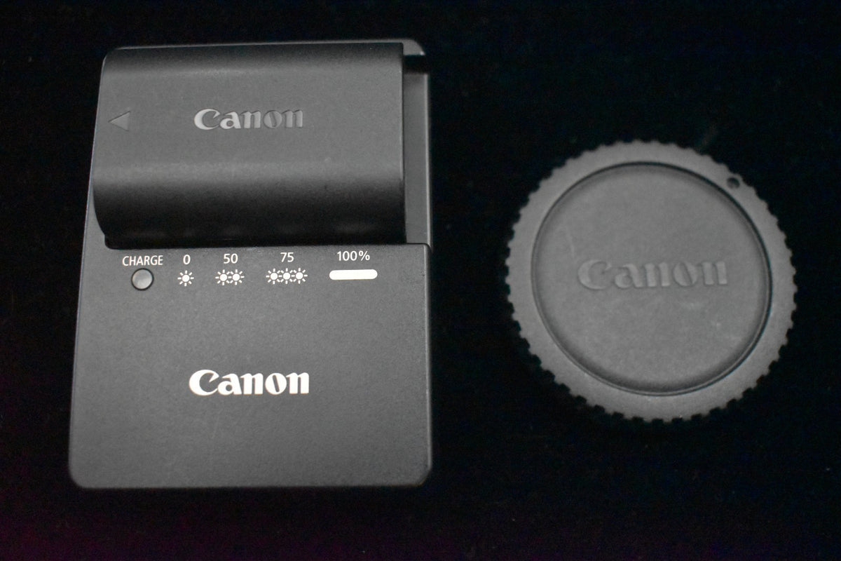 [US Duty Paid] Canon EOS 7D Mark II DSLR Digital SLR Video Camera Used 8910