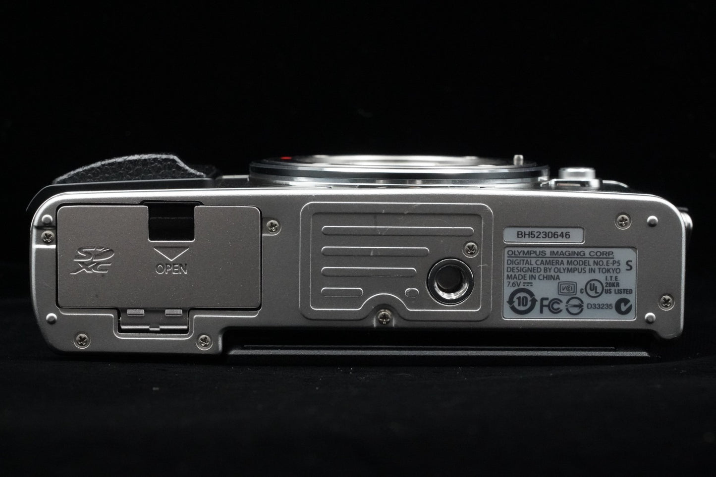 Olympus PEN E-P5 Silver Body Wifi Digital Camera Japan US Duty Paid 9837
