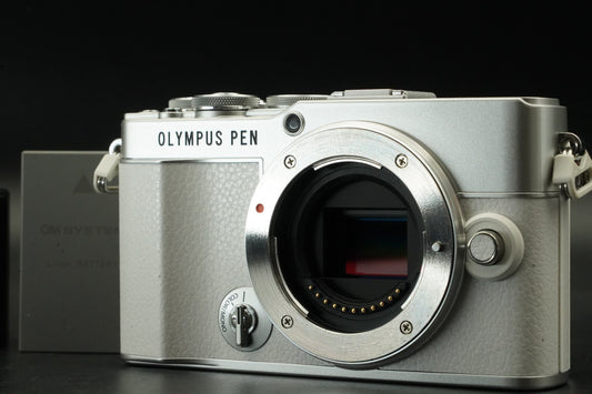 OLYMPUS PEN E-P7 Digital Camera Body White -246 cuts- US STOCK #11774