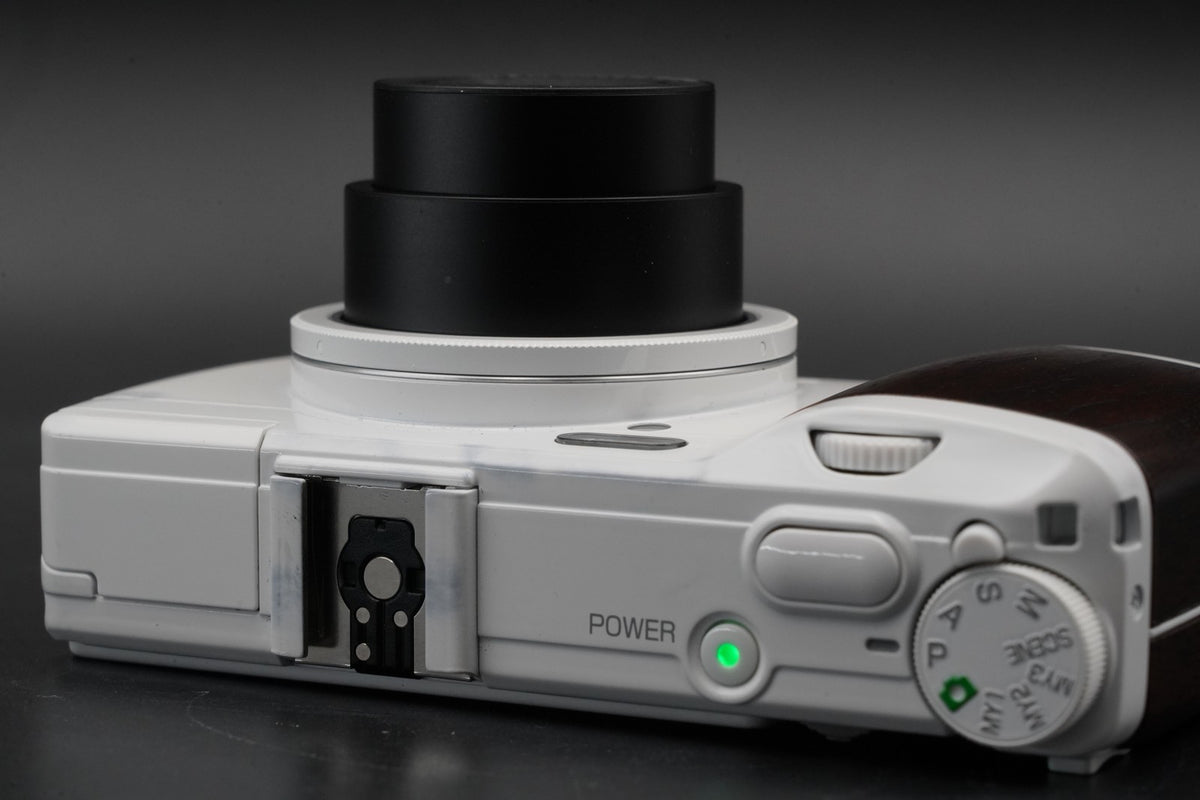 Ricoh GR Digital IV 10.4MP Digital Camera White -815 cuts- #11024