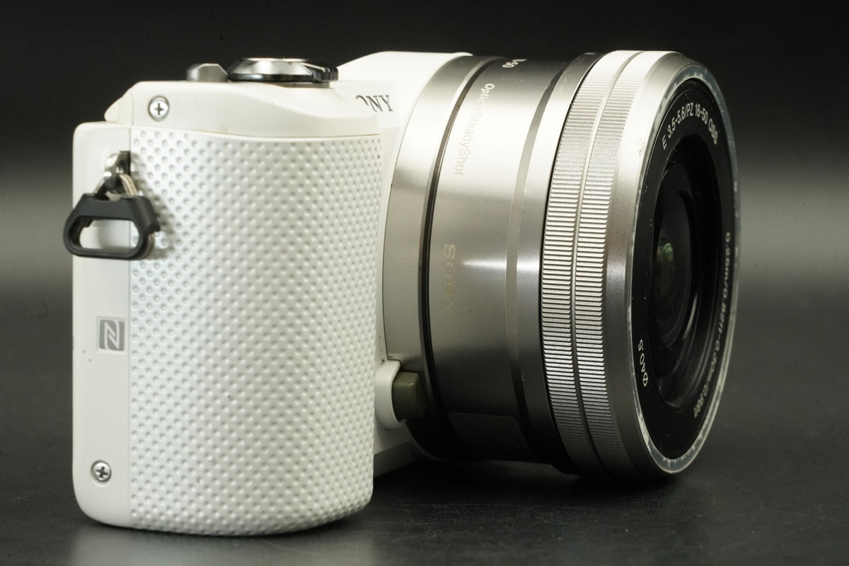 Sony a5000 Digital Camera White with 14-42mm + 55-210mm Lens -3359 cuts- #12364
