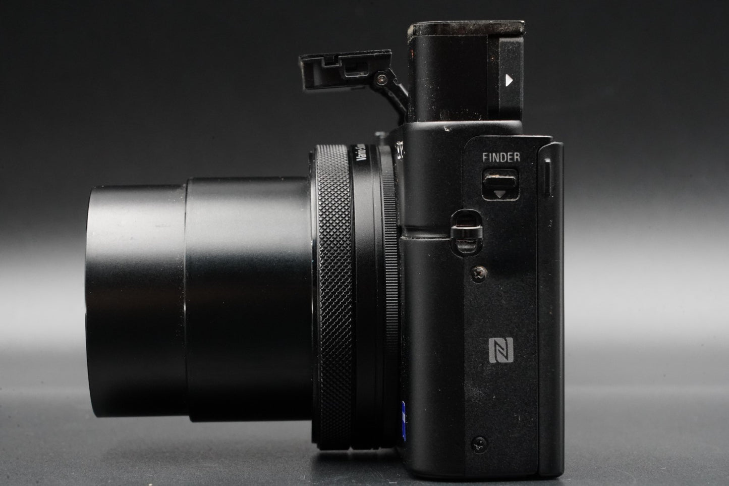 Sony RX100IV M4 DSC-RX100IV Digital Camera 35 Languages US DUTY PAID 10508