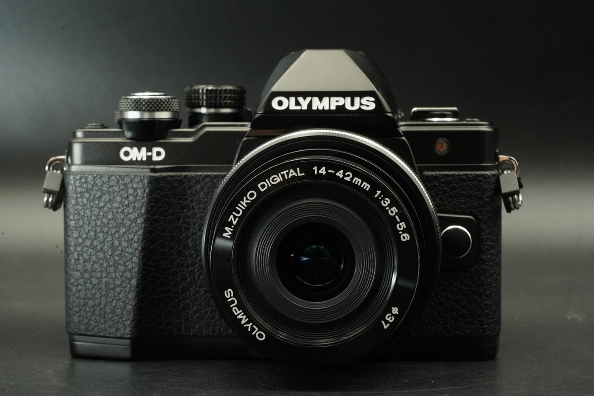 Olympus OM-D E-M10 Mark II Digital Camera Black w/ 2 Lens -19770 cuts- #11815