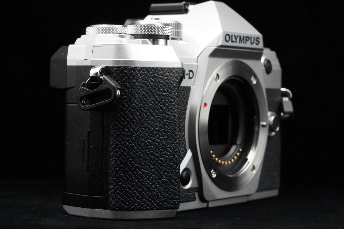 Olympus OM-D E-M5 Mark III 20.4MP Mirrorless Digital Camera US Duty Paid 9677