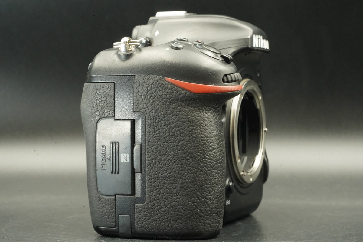 Nikon D500 20.9MP Digital SLR Camera Body -370K cuts- US STOCK #12639