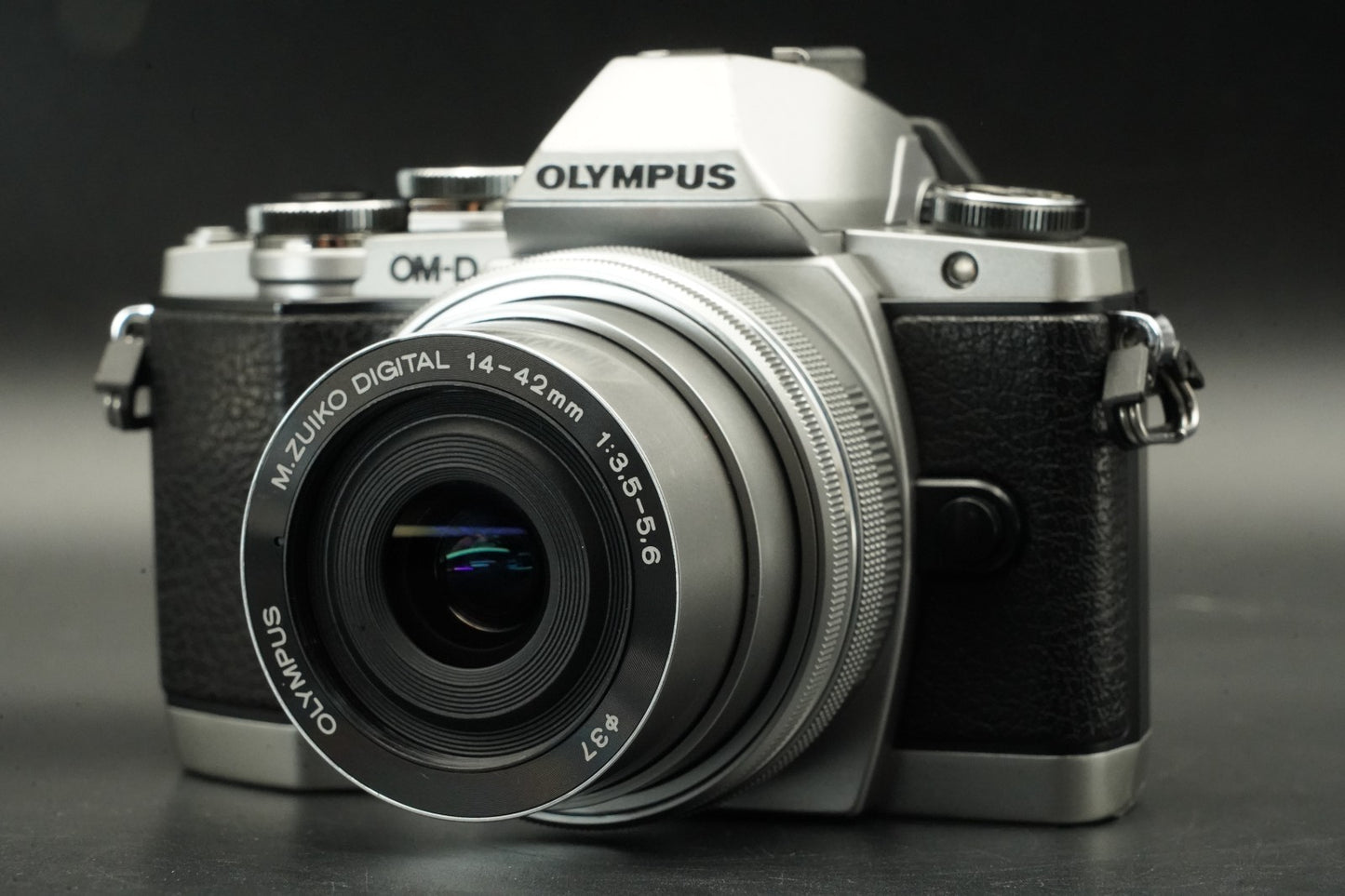 Olympus OM-D E-M10 16.1MP Digital SLR Camera Silver + 14-42mm Lens  11517
