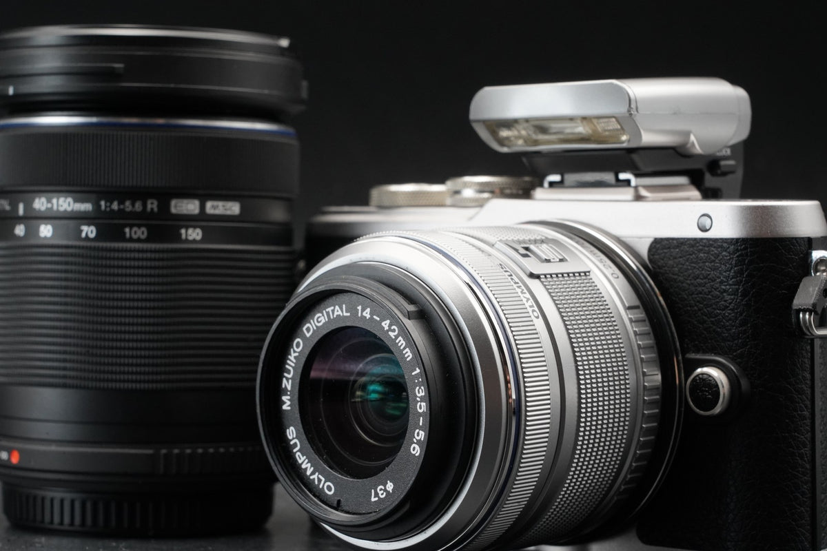 Olympus E-PL8 w/ 40-150mm Lens Digital Camera Silver US STOCK #11321