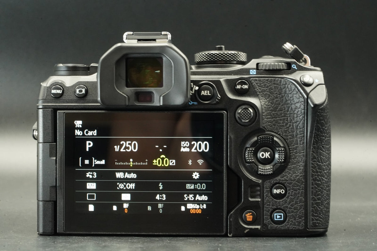 OM SYSTEM OM-1 Mark II Mirrorless Camera -81 cuts- #12015