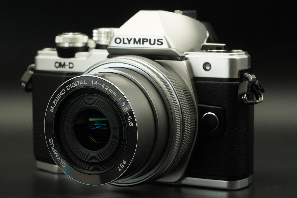 Olympus OM-D E-M10 Mark II Silver w/ 14-42mm + 40-150mm Lens US STOCK #12327