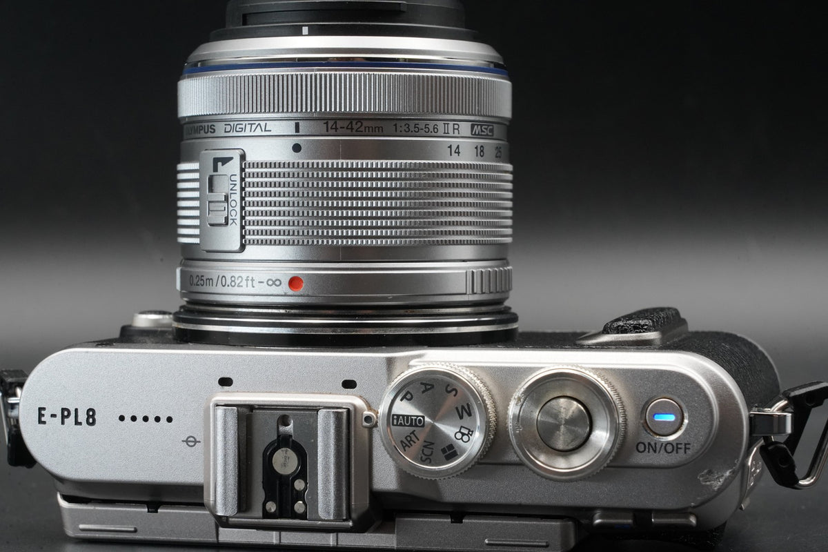 Olympus E-PL8 w/ 40-150mm Lens Digital Camera Silver US STOCK #11321